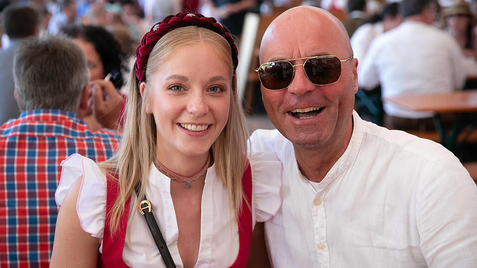 Die Partybilder vom Sonntag, 10. August, aus dem Festzelt Greindl. Die Partybilder vom Sonntag, 10. August, aus dem Festzelt Greindl.