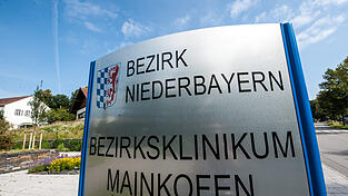 Das Bezirksklinikum Mainkofen arbeitet die Entweichung des wegen eines Totschlags verurteilten 24-J&auml;hrigen auf. (Symbolbild)