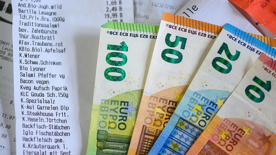 Die Angst vor steigenden Lebenskosten belegt schon zum 15. Mal Platz 1 der Rangliste (Symbolbild). Die Angst vor steigenden Lebenskosten belegt schon zum 15. Mal Platz 1 der Rangliste (Symbolbild).