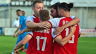 Grund zur Freude hatten die Rodinger Spieler nach dem ersten und verdienten Sieg in dieser Saison.