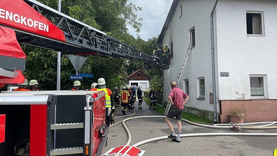 Die Einsatzkr&auml;fte mussten am Donnerstag zu einem Brand in Unholzing ausr&uuml;cken.