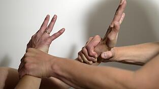 Zuletzt wurde der Angeklagte verurteilt, weil er seine On-Off-Freundin verletzte. (Symbolfoto)