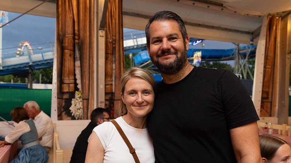 Die Partybilder vom Montag, 10. August, aus dem Festzelt Greindl. Die Partybilder vom Montag, 10. August, aus dem Festzelt Greindl.