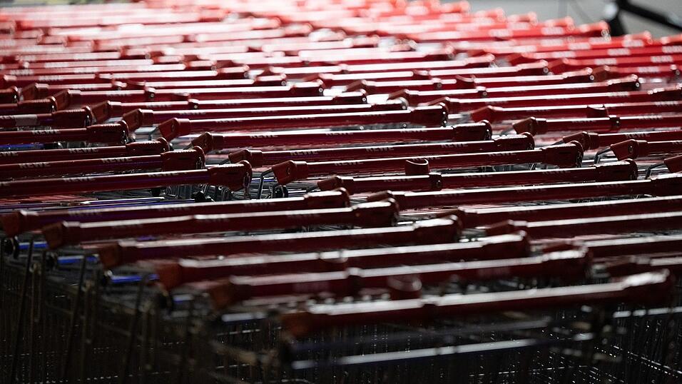 Der Hersteller von Einkaufswagen Wanzl will zwei seiner deutschen Werke schlie&szlig;en. (Symbolbild)