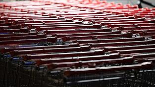 Der Hersteller von Einkaufswagen Wanzl will zwei seiner deutschen Werke schlie&szlig;en. (Symbolbild)