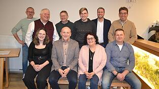 Michelle Koch (vorne, v. l.), Franz Aster, Karin Meinberger, Roland Salzberger, Werner Hahn (hinten, v. l.), Hans Kulzer und Wolfgang Hiergeist, Enrico Koch, Matthias Kohlmayer und Werner Straubinger Michelle Koch (vorne, v. l.), Franz Aster, Karin Meinberger, Roland Salzberger, Werner Hahn (hinten, v. l.), Hans Kulzer und Wolfgang Hiergeist, Enrico Koch, Matthias Kohlmayer und Werner Straubinger