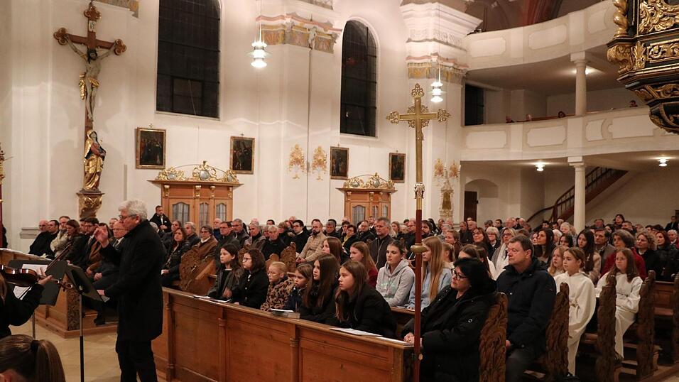 In der Pfarrkirche fand die Gedenkfeier zur Erinnerung an die Ermordung von Theres Wallner statt.