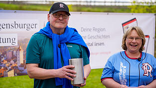 Armin Wolf und Alexandra Wolf in Aktion beim Kids Day in der Armin-Wolf-Arena.