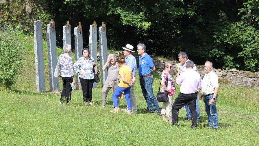 Heimatbetreuer Erwin Wierer freute sich über das Interesse der Sudetendeutschen Landsmannschaft. Heimatbetreuer Erwin Wierer freute sich über das Interesse der Sudetendeutschen Landsmannschaft.