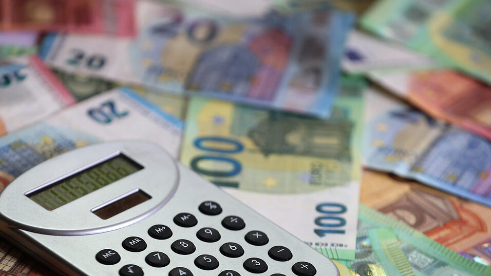 Hart kalkulieren m&uuml;ssen die meisten deutschen Kommunen. Kommunale Finanznot ist ein beherrschendes Thema.