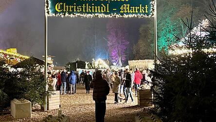 K&uuml;nftig wird der Christkindlmarkt nicht mehr am Donnerstag vor dem ersten Advent, sondern bereits vor dem Totensonntag beginnen. Diesen Beschluss hatte noch der alte Dultsenat gefasst - sehr zum &Auml;rger von Gr&uuml;nen-Stadtrat Tobias Weger-Behl, der sich nun erfolglos gegen eine &Auml;nderung in den Vergaberichtlinien wandte.