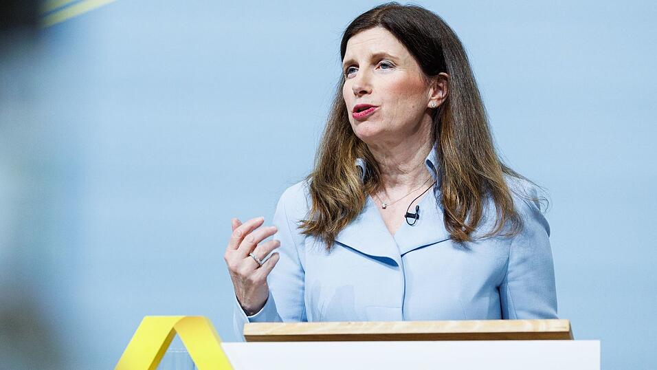 Commerzbank-Chefin Bettina Orlopp will die Eigenständigkeit der Commerzbank retten. (Archivbild) Commerzbank-Chefin Bettina Orlopp will die Eigenständigkeit der Commerzbank retten. (Archivbild)