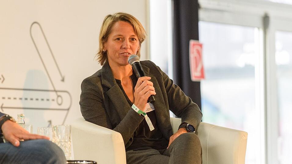 Managerin Bianca Rech freut sich über die Vertragsverlängerung von Klara Bühl.