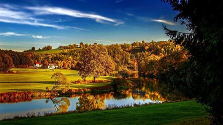 Im Regetal Heilbr&uuml;nnl bieten sich wundersch&ouml;ne Wege an, die in die H&ouml;he f&uuml;hren, aber auch entlang des Regens.