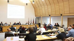 Am Freitag hat im Rathaus das Haushaltsplenum stattgefunden. In den Haushaltsreden nutzten Fraktionsvorsitzende und Stadträte die Gelegenheit, um ihre Positionen zum Etat darzulegen. Am Freitag hat im Rathaus das Haushaltsplenum stattgefunden. In den Haushaltsreden nutzten Fraktionsvorsitzende und Stadträte die Gelegenheit, um ihre Positionen zum Etat darzulegen.