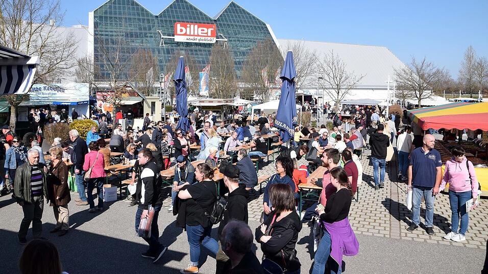 Die H&auml;ndler waren zufrieden und konnten mit fast leergekauften LKWs wieder gen Norden fahren - es war somit eine gelungene Veranstaltung.