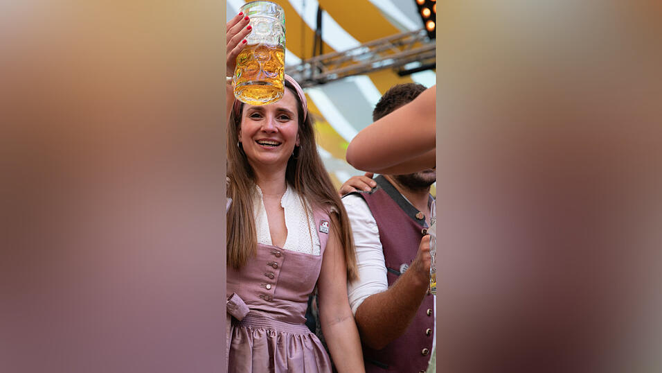 Die Partybilder vom Freitag, 15. August, aus dem Festzelt Nothaft. Die Partybilder vom Freitag, 15. August, aus dem Festzelt Nothaft.