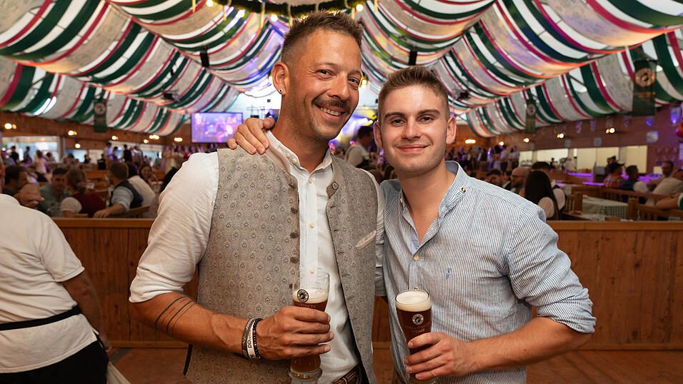Die Partybilder vom Sonntag, 11. August 2024, aus dem Festzelt Weckmann. Die Partybilder vom Sonntag, 11. August 2024, aus dem Festzelt Weckmann.