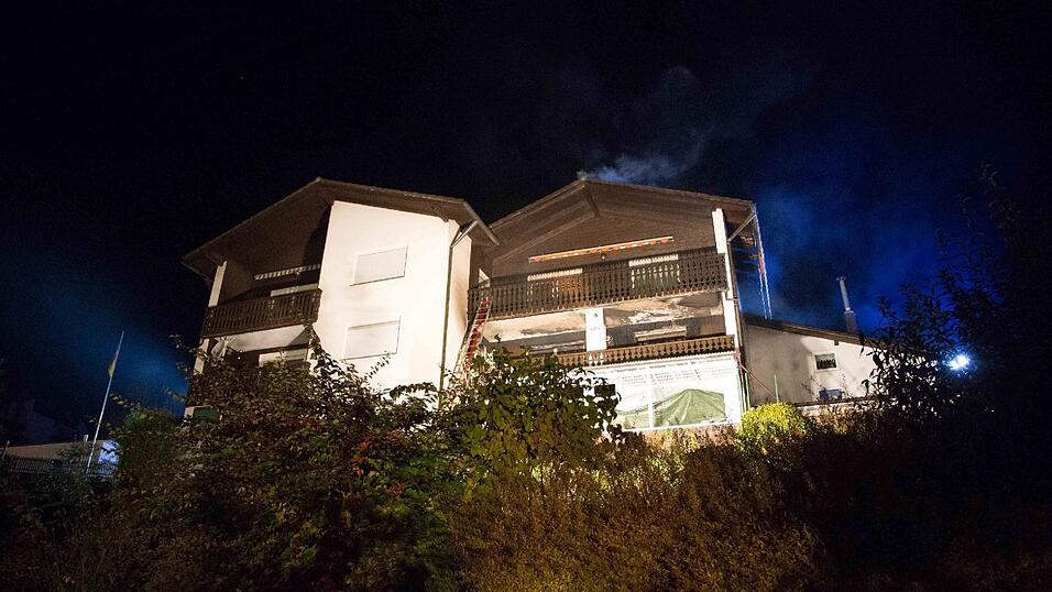 Bei einem Brand in Moosthenning im Landkreis Dingolfing-Landau wurde eine 91-J&auml;hrige lebensgef&auml;hrlich verletzt.