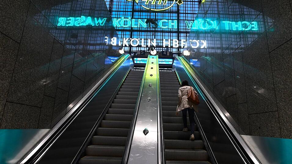 Vor 100 Jahren wurde in Köln die erste Rolltreppe Deutschlands eröffnet