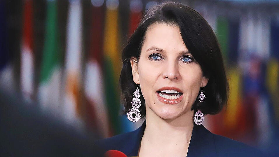 Österreichs Europaministerin Karoline Edtstadler von der ÖVP, die eine Koalition mit der FPÖ kategorisch ausschließt, will nicht Teil einer kommenden Regierung sein. Österreichs Europaministerin Karoline Edtstadler von der ÖVP, die eine Koalition mit der FPÖ kategorisch ausschließt, will nicht Teil einer kommenden Regierung sein.