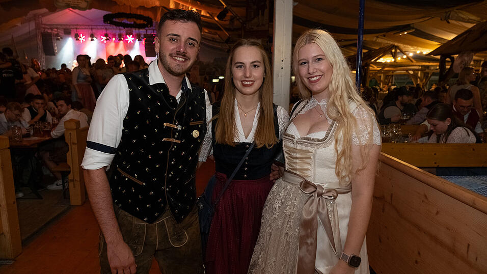 Die Partybilder vom Montag, 14. August 2023, aus dem Festzelt Reisinger. Die Partybilder vom Montag, 14. August 2023, aus dem Festzelt Reisinger.