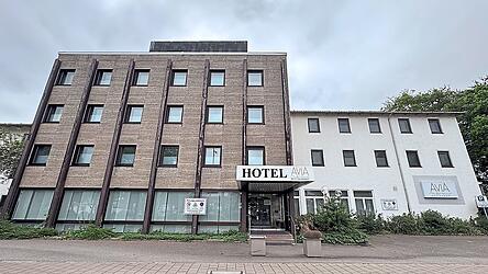 An der Frankenstra&szlig;e soll das ehemalige Avia-Hotel f&uuml;r einen Neubau weichen. 110 Wohnungen, davon 35 f&uuml;r betreutes Seniorenwohnen sind geplant.