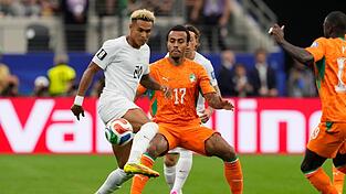 Torsch&uuml;tze Antonio Nusa (l) war einer der auff&auml;lligsten Spieler bei Norwegen.