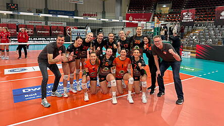 Nach einem 3:1-Erfolg in Leverkusen bleibt NawaRo Straubing auf dem zweiten Tabellenplatz.