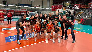 Nach einem 3:1-Erfolg in Leverkusen bleibt NawaRo Straubing auf dem zweiten Tabellenplatz.