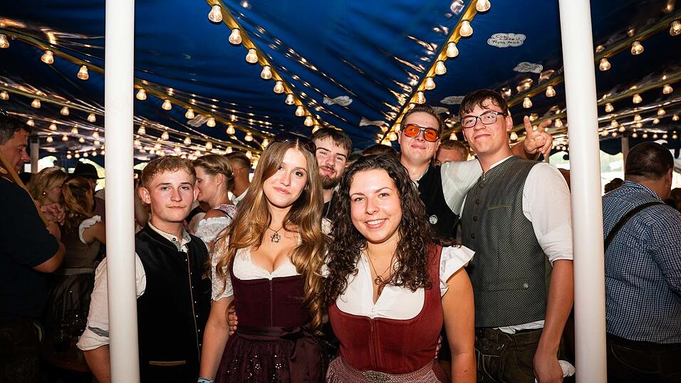 Die Partybilder vom Samstag, 15. August, aus dem Festzelt Wenisch. Die Partybilder vom Samstag, 15. August, aus dem Festzelt Wenisch.