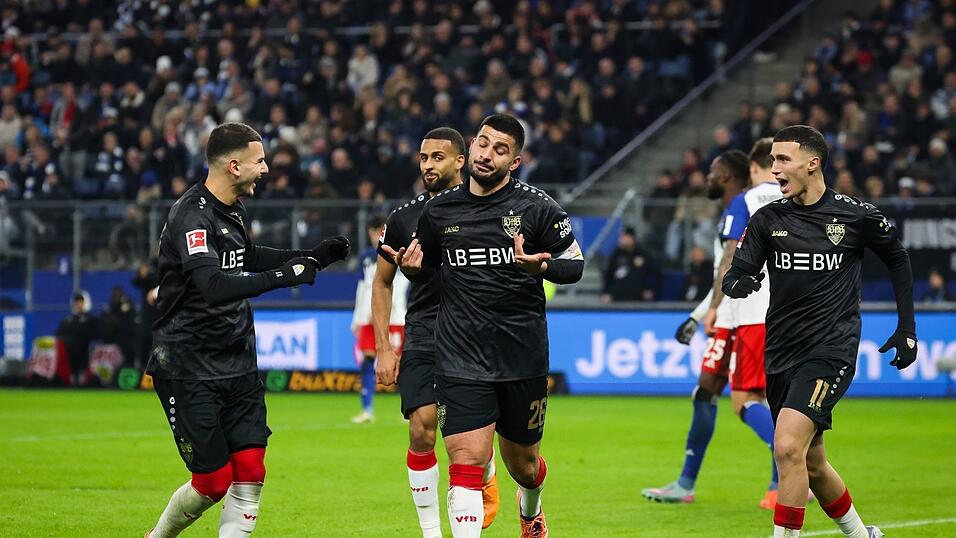 Stuttgarts Deniz Undav (M) wurde nach seinem Treffer zum 1:1 bejubelt. Stuttgarts Deniz Undav (M) wurde nach seinem Treffer zum 1:1 bejubelt.