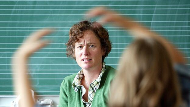 Der Polizeilichen Kriminalstatistik zufolge hat sich die Zahl der K&ouml;rperverletzungen gegen Lehrer innerhalb der letzten zehn Jahre fast verdoppelt.