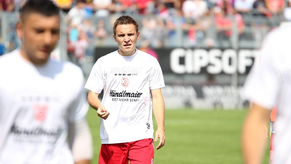 Der SSV Jahn Regensburg empfing am Samstagnachmittag den FC Energie Cottbus. (Foto: Fabian Ro&szlig;mann)