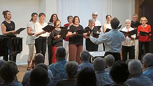 Die pure Lust am Singen kennzeichnet den Sängerverein - hier beim Sommerkonzert im Bürgersaal. Nun braucht der Chor einen Leiter.