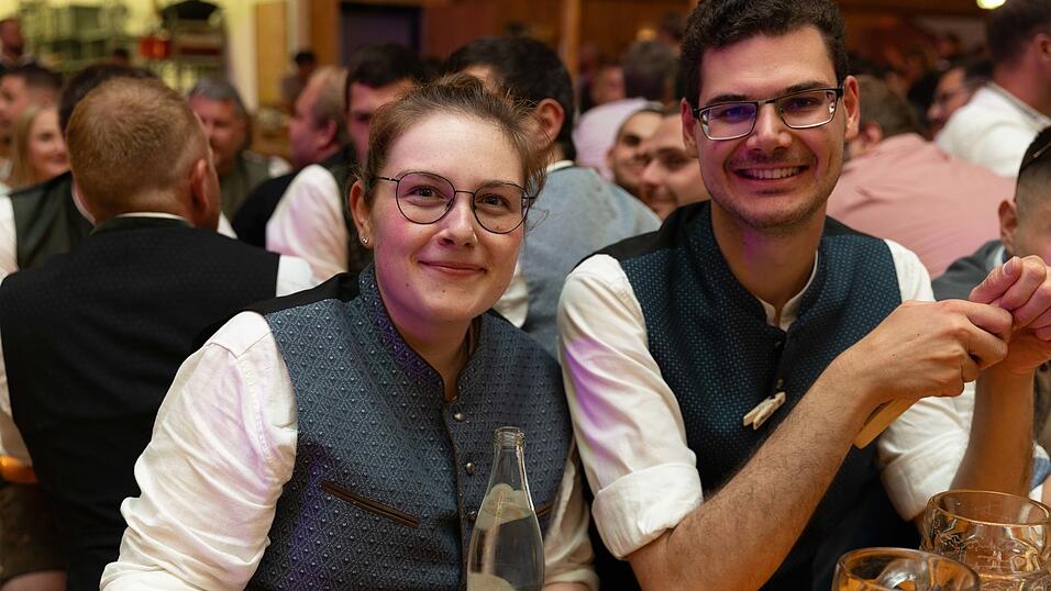 Die Partybilder vom Samstag, 8. August, aus dem Festzelt Weckmann. Die Partybilder vom Samstag, 8. August, aus dem Festzelt Weckmann.
