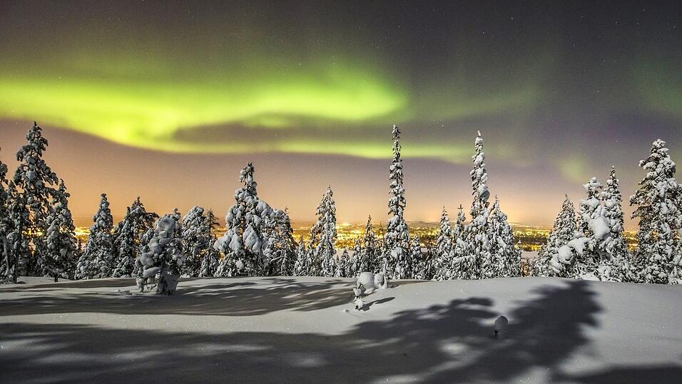 Ein spektakuläres Phänomen: Nordlichter im finnischen Rovaniemi Ein spektakuläres Phänomen: Nordlichter im finnischen Rovaniemi
