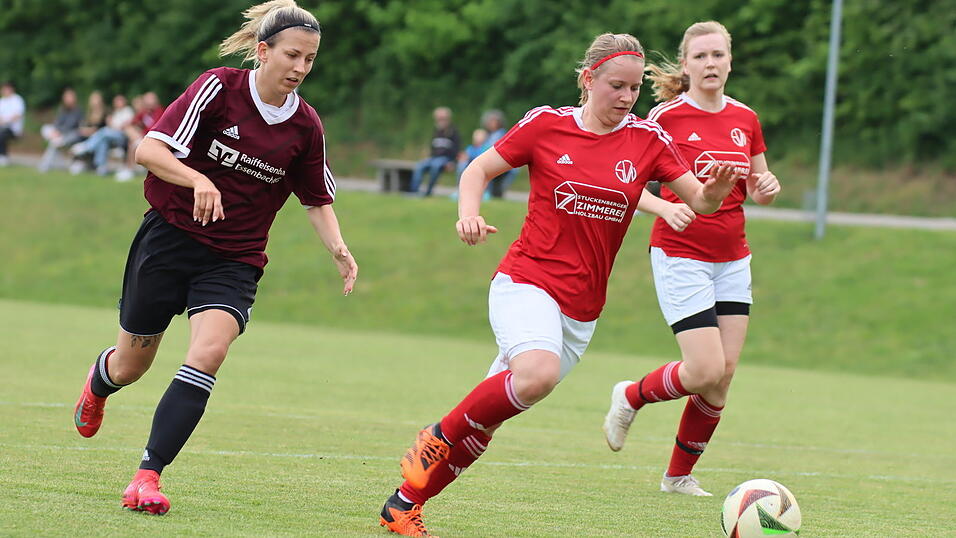 Fußball begeistert: Etwa 15.000 Mädchen und Frauen haben seit 2022 neu mit dem Kicken begonnen. Fußball begeistert: Etwa 15.000 Mädchen und Frauen haben seit 2022 neu mit dem Kicken begonnen.