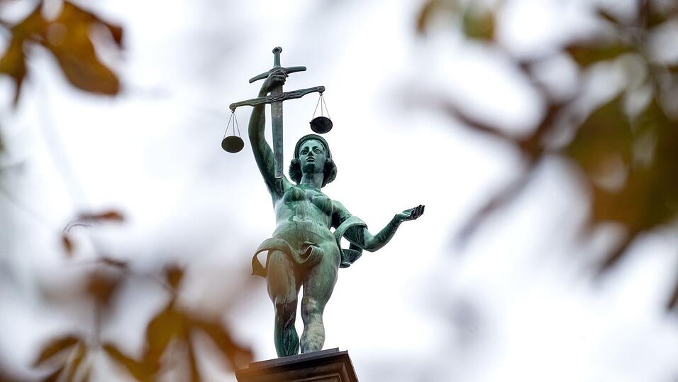 Fast 40.000 Mal sprachen Richter Strafen nach dem Jugendgerichtsgesetz aus. (Symbolbild) Fast 40.000 Mal sprachen Richter Strafen nach dem Jugendgerichtsgesetz aus. (Symbolbild)