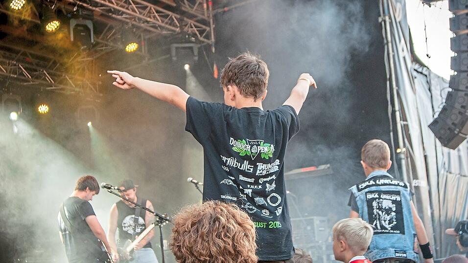 Festivalstimmung im kleinen Dorf: Das D.O.A. wird bei Publikum und Bands immer beliebter. Festivalstimmung im kleinen Dorf: Das D.O.A. wird bei Publikum und Bands immer beliebter.
