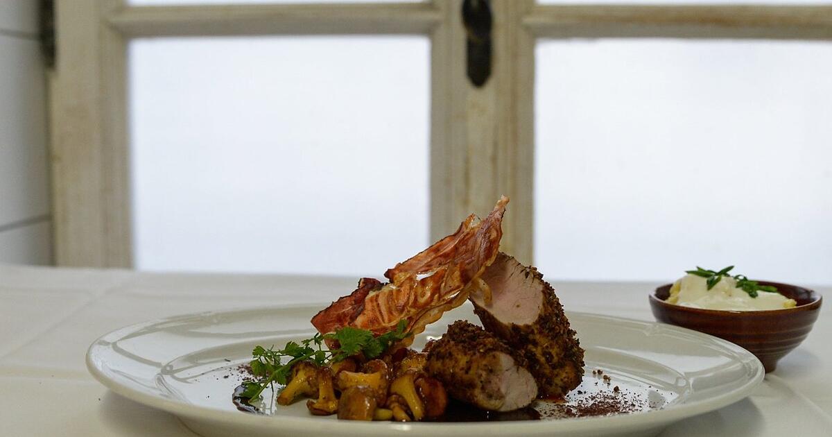 Zum Geiss: Schweinefilet mit Schwarzbrotbröseln und cremiger Polenta