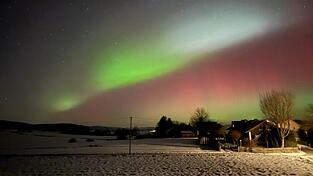&Uuml;ber Kager hat Fabienne Windmai&szlig;er die Nordlichter festgehalten. &bdquo;Die Bilder sind ohne Filter und unbearbeitet&ldquo;, versichert sie.