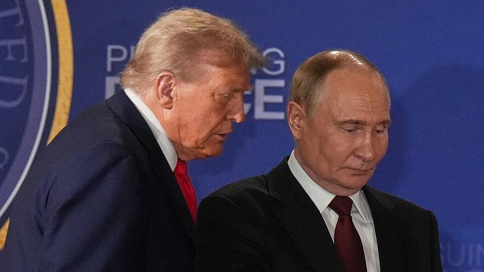 Der Gipfel zwischen Trump und Putin stellt sich immer deutlicher als Erfolg für den Russen heraus. Der Gipfel zwischen Trump und Putin stellt sich immer deutlicher als Erfolg für den Russen heraus.