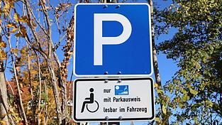 In Wallersdorf werden Parkverstöße ab November „in geringem Umfang“ geahndet. (Symbolbild) In Wallersdorf werden Parkverstöße ab November „in geringem Umfang“ geahndet. (Symbolbild)