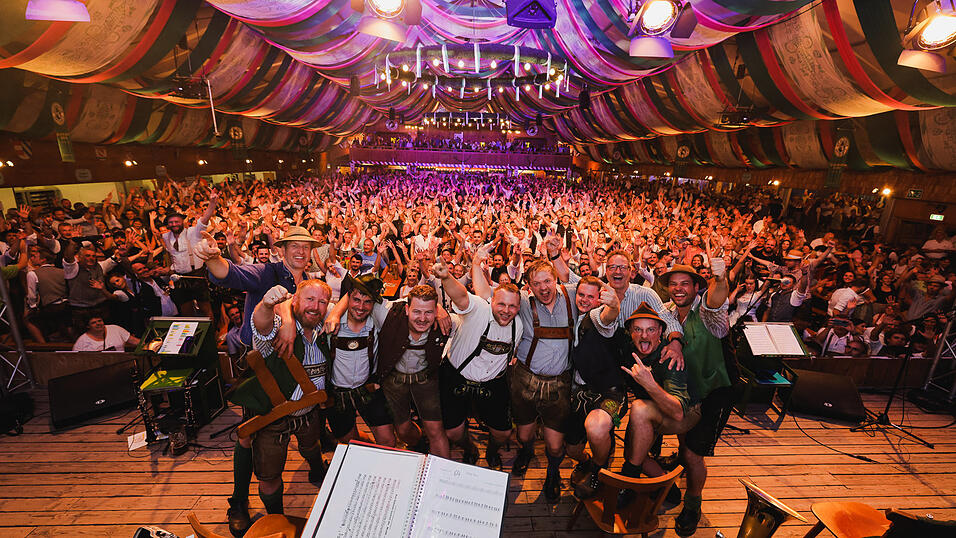 Die Partybilder vom Dienstag, 13. August 2024, aus dem Festzelt Weckmann. Die Partybilder vom Dienstag, 13. August 2024, aus dem Festzelt Weckmann.