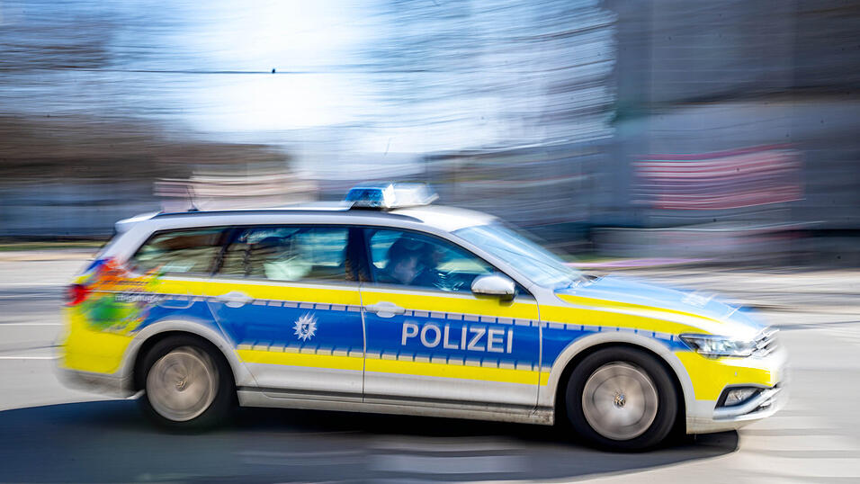 Polizeieinsatz bei einem Unfall. Foto: Polizeieinsatz bei einem Unfall. Foto: