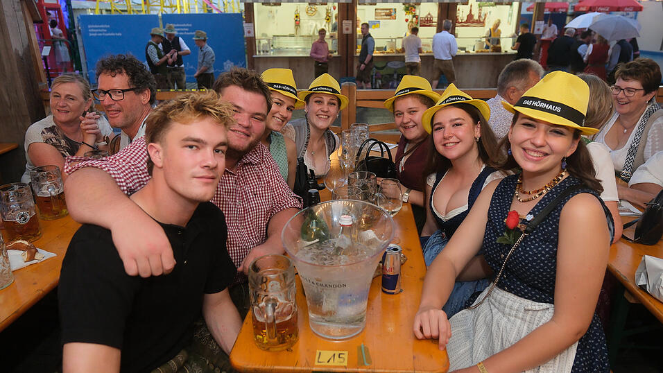 Die Partybilder vom Dienstag, 15. August 2023, aus dem Festzelt Weckmann.