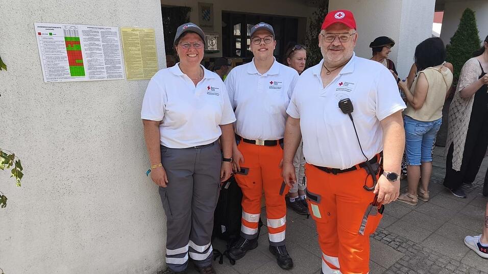 Verschiedene Sanitäter-Trupps.