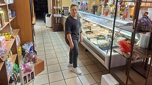 Giovanna Meisenzahn in ihrem Feinkostgeschäft neben dem Lokal. Giovanna Meisenzahn in ihrem Feinkostgeschäft neben dem Lokal.
