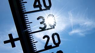 Sonniges und heißes Wetter prägt den Wochenstart in Bayern. (Symbolbild) Sonniges und heißes Wetter prägt den Wochenstart in Bayern. (Symbolbild)